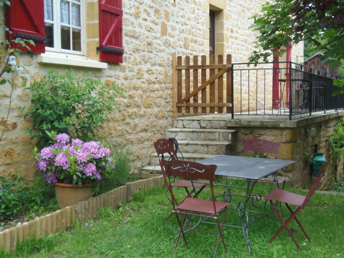 La Chabotine Bed and Breakfast Allas-Les-Mines Εξωτερικό φωτογραφία
